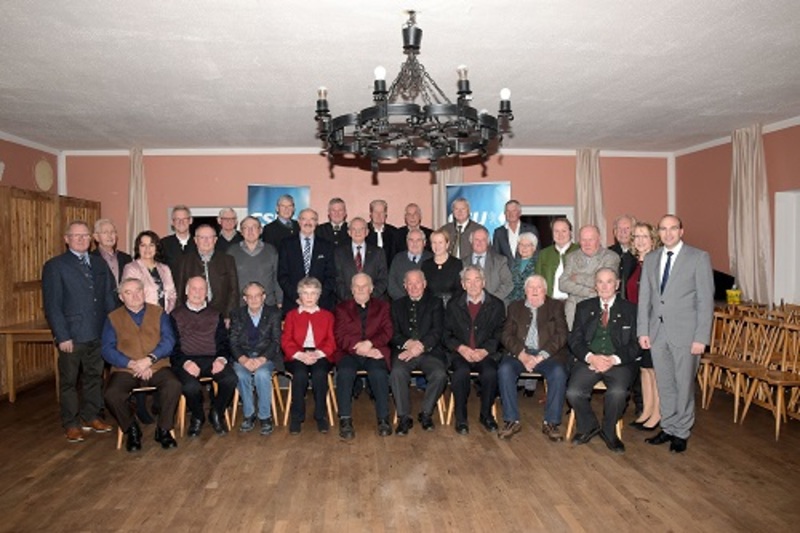Der CSU-Kreisverband Landshut-Land ehrte in einem festlichen
Rahmen im Gasthaus Kollmeder seine langjährigen Mitglieder. Geehrt
wurden Mitglieder, die zwischen 30 und 65 Jahren der CSU
angehören.