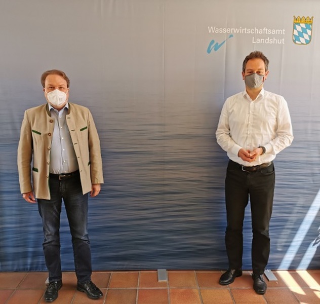 Der Leiter des Wasserwirtschaftsamtes Landshut Constantin Sadgorski und Helmut Radlmeier sprachen über den Hochwasserschutz in Landshut und den Bau neuer Kneipp-Anlagen in der Region.