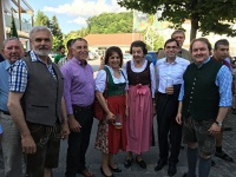 Stark vertreten war die CSU auf dem Volksfest in Ergoldsbach.
